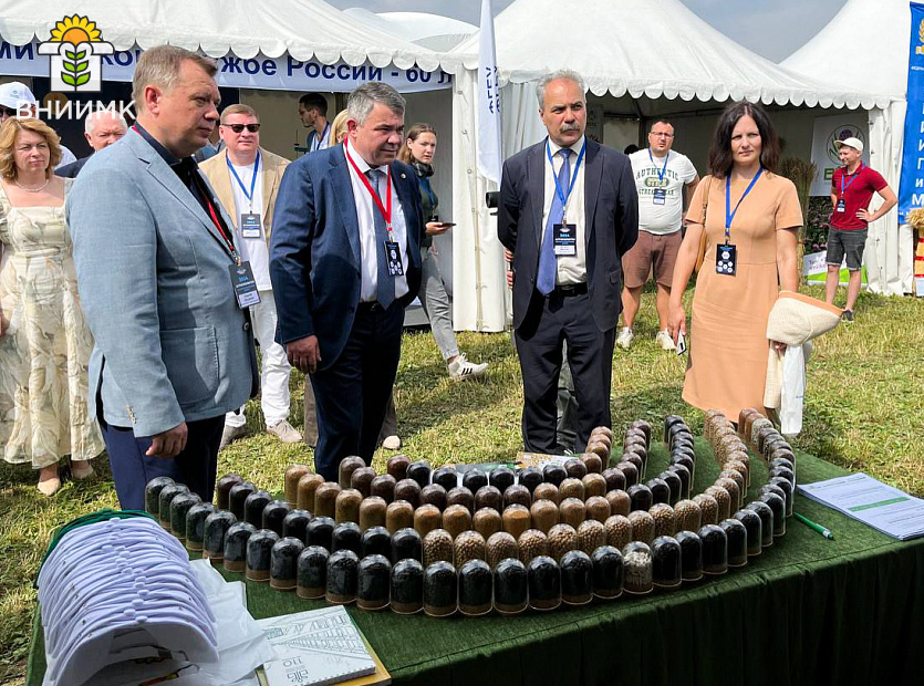 ВНИИМК-представил-15-сортов-масличных-культур-на-«Агрополигоне-2024»-в-Московской-области-5