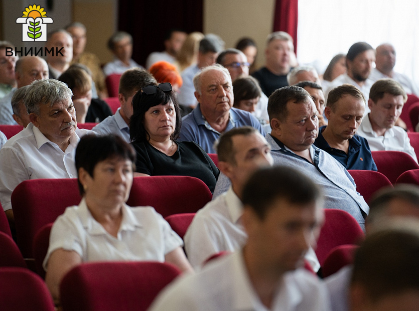 Ученые-ВНИИМК-представили-сельхозпроизводителям-анализ-состояния-масличных-культур-в-условиях-аномально-засушливого-2024-года-4