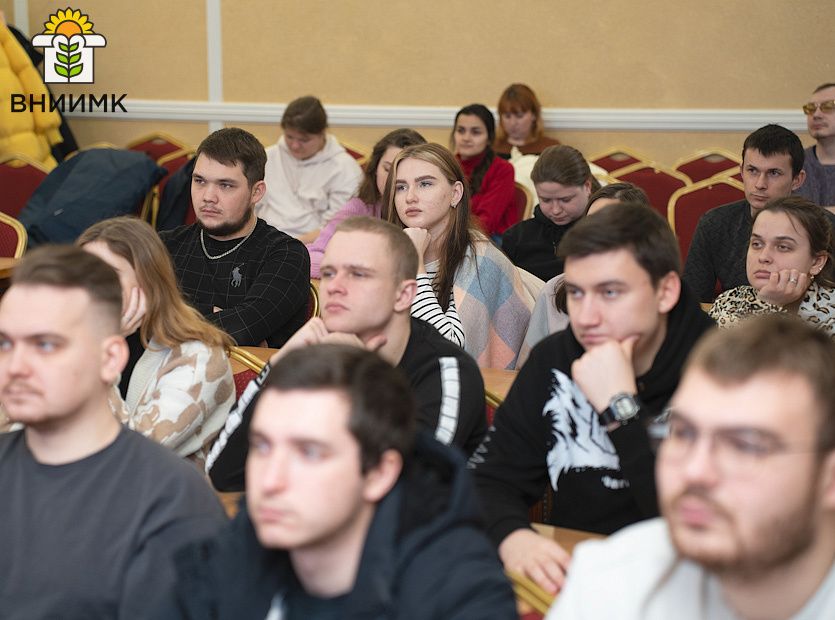 ВНИИМК-посетили-студенты-из-Кубанского-государственного-аграрного-университета13