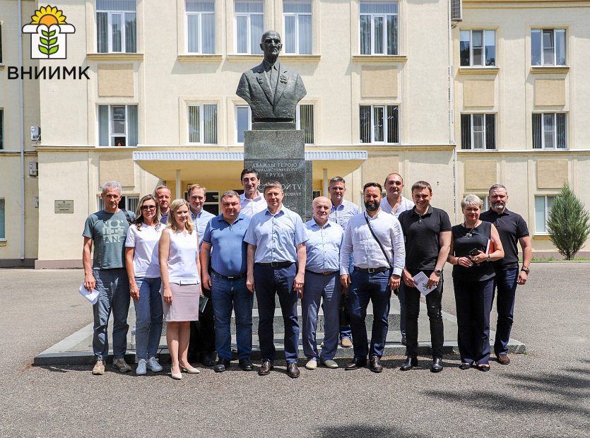 ВНИИМК,-«НЦЗ-им--П-П--Лукьяненко»-и-«Иннопрактика»-договорились-о-сотрудничестве