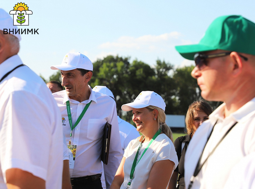 День-поля-ВНИИМК-2024-посетило-более-300-человек-5