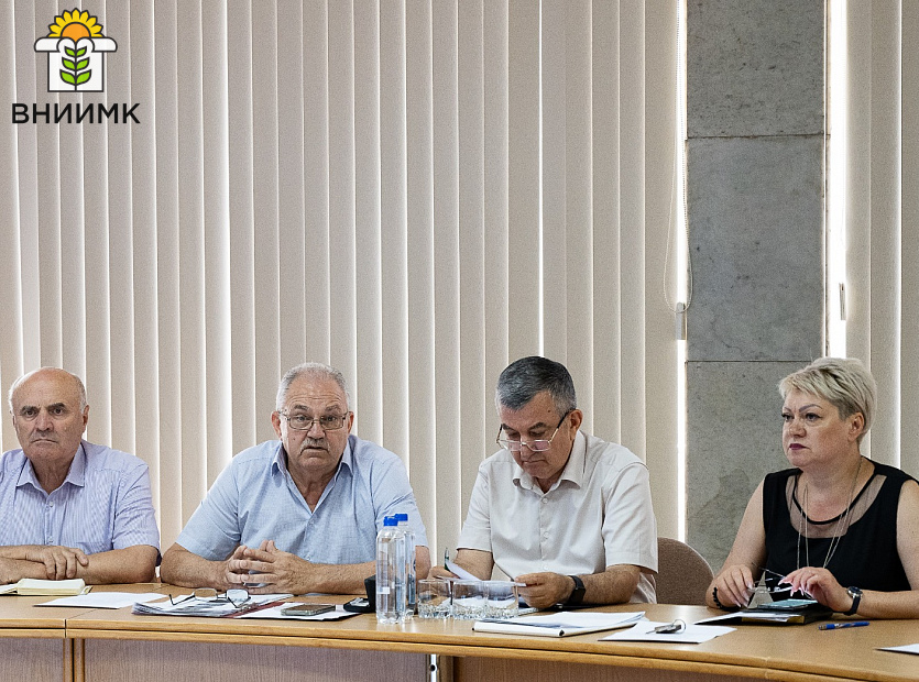 Участники-ЮНАТ-обсудили-готовность-к-уборке-зерновых-и-зернобобовых-культур2