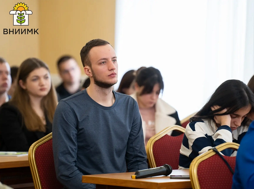 Startoval-priem-zayavok-dlya-uchastiya-v-SHkole-molodykh-uchenykh-2