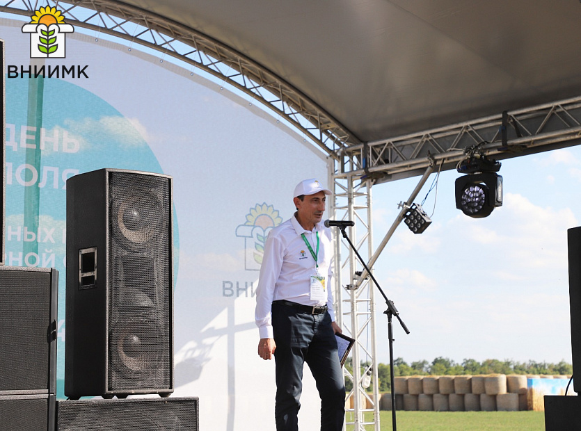 День-поля-ВНИИМК-2024-посетило-более-300-человек-2