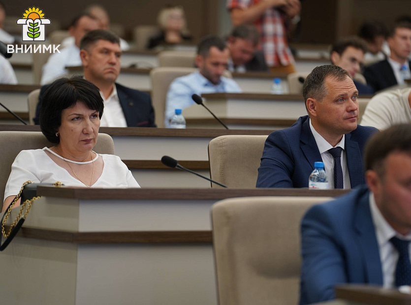 VNIIMK-prodemonstriroval-novinki-rapsa-ozimogo-fermeram-Adygei-4