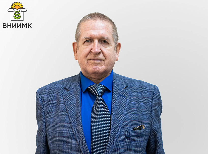 Николай-Михайлович-Тишков-отмечает-трудовой-юбилей