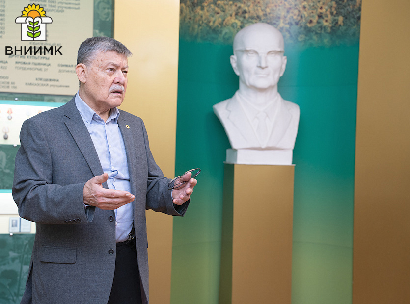 ВНИИМК-посетили-студенты-из-Кубанского-государственного-аграрного-университета4