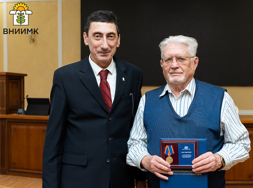 Ученые-ВНИИМК-удостоены-почетных-наград