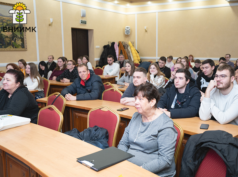 ВНИИМК-посетили-студенты-из-Кубанского-государственного-аграрного-университета12