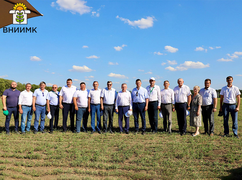 День-поля-ВНИИМК-2024-посетило-более-300-человек-13