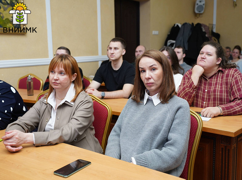 Vo-VNIIMK-startovala-SHkola-molodykh-uchyenykh-5