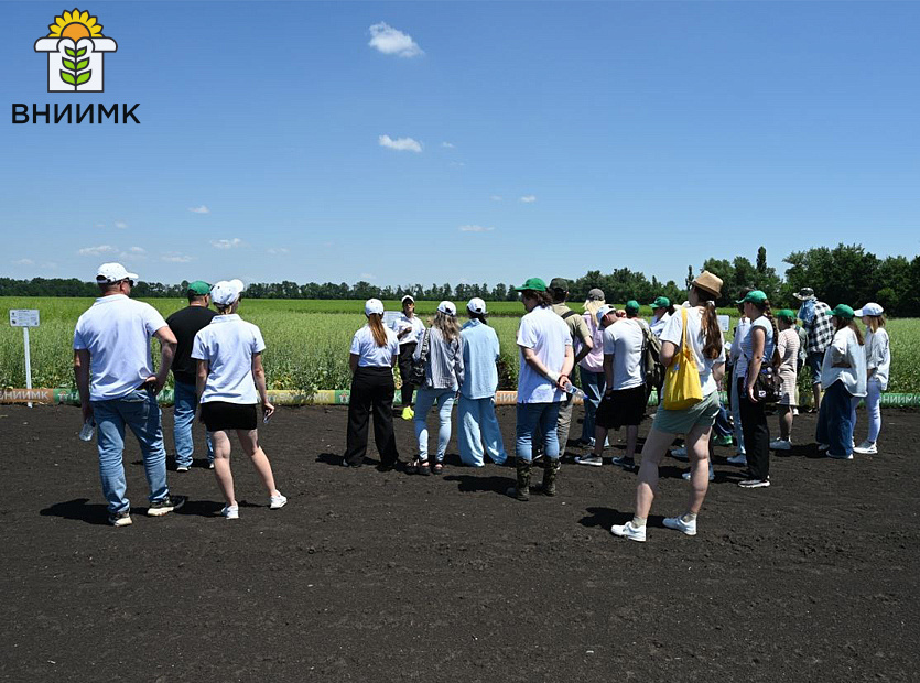 Ученые-ВНИИМК-познакомили-краснодарских-студентов-профильных-специальностей-с-селекционными-достижениями-аграрной-науки